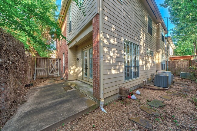 Building Photo - 6318 Elm Ct