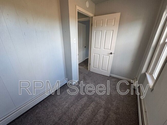 Building Photo - 2723 3rd Ave