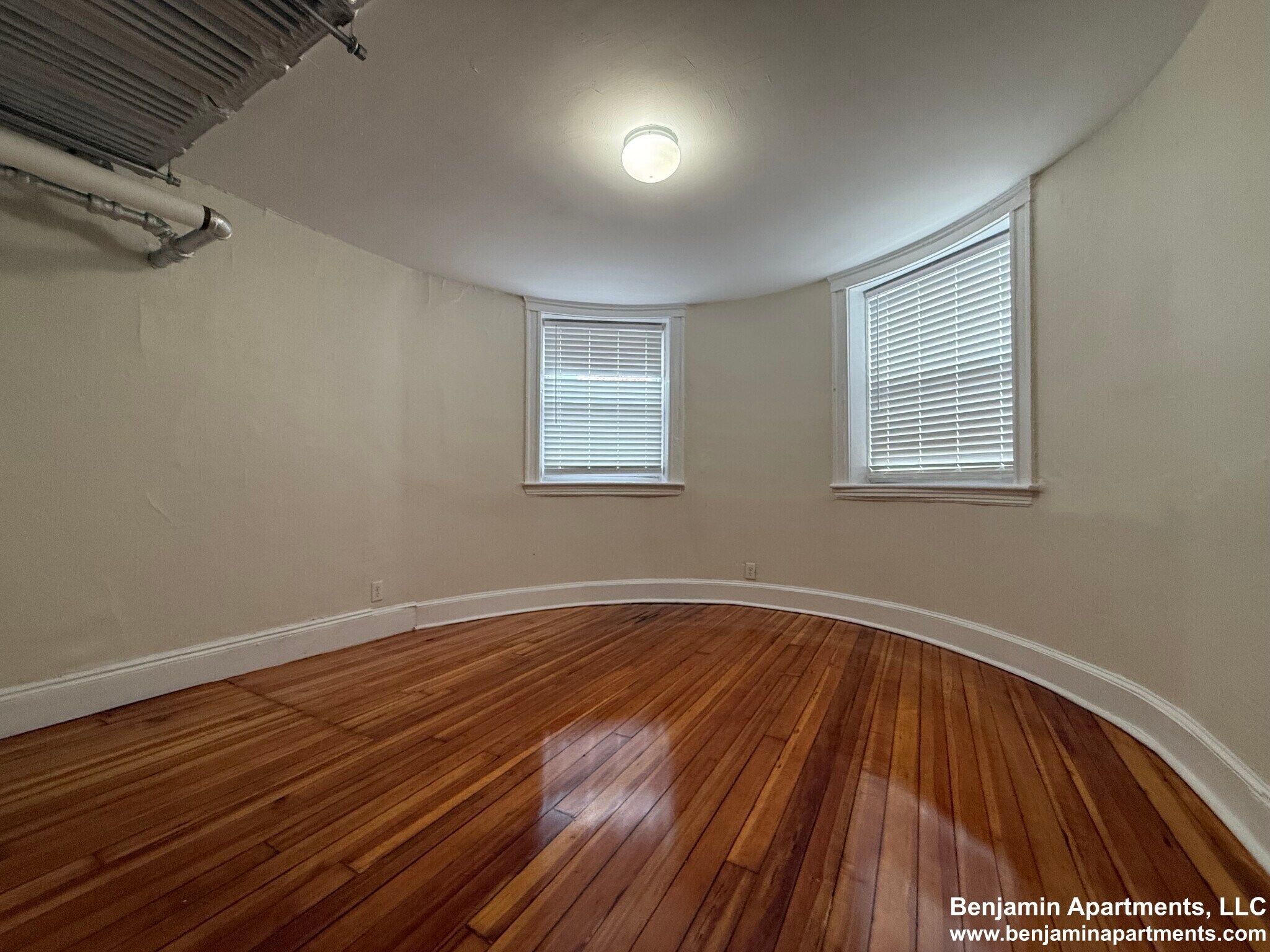 Building Photo - 7 Mount Hood Rd