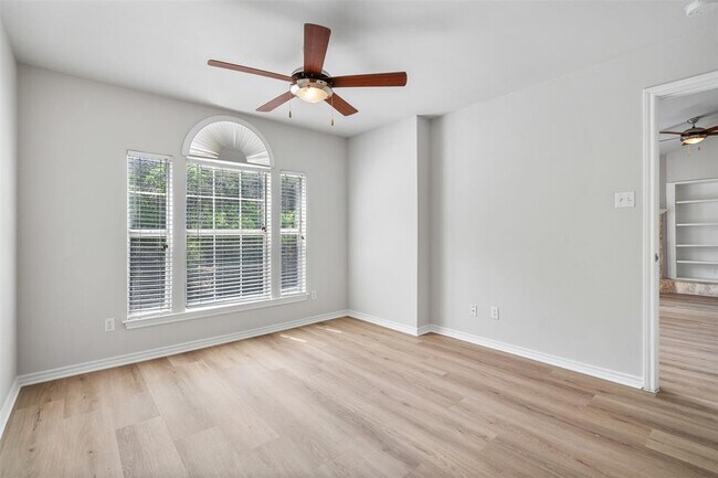 Building Photo - 6804 N Capital of Texas Hwy