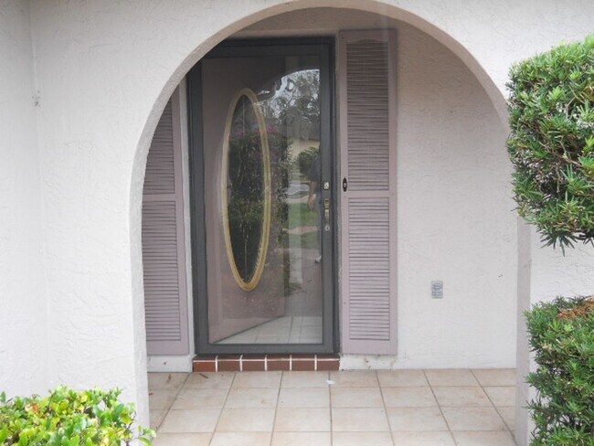 Building Photo - 6247 Spring Hill Dr