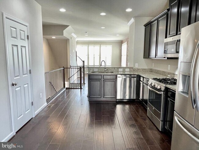 Building Photo - 201 Woodstream Cir