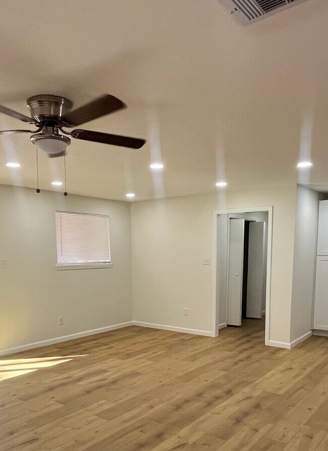 Building Photo - 3538 Orange Grove Dr
