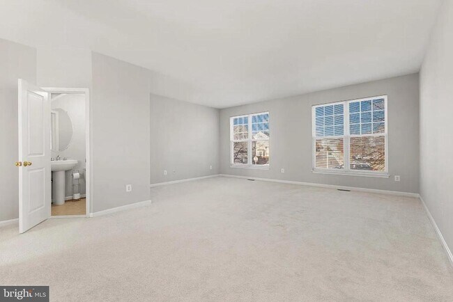Building Photo - 9211 Cascade Falls Dr
