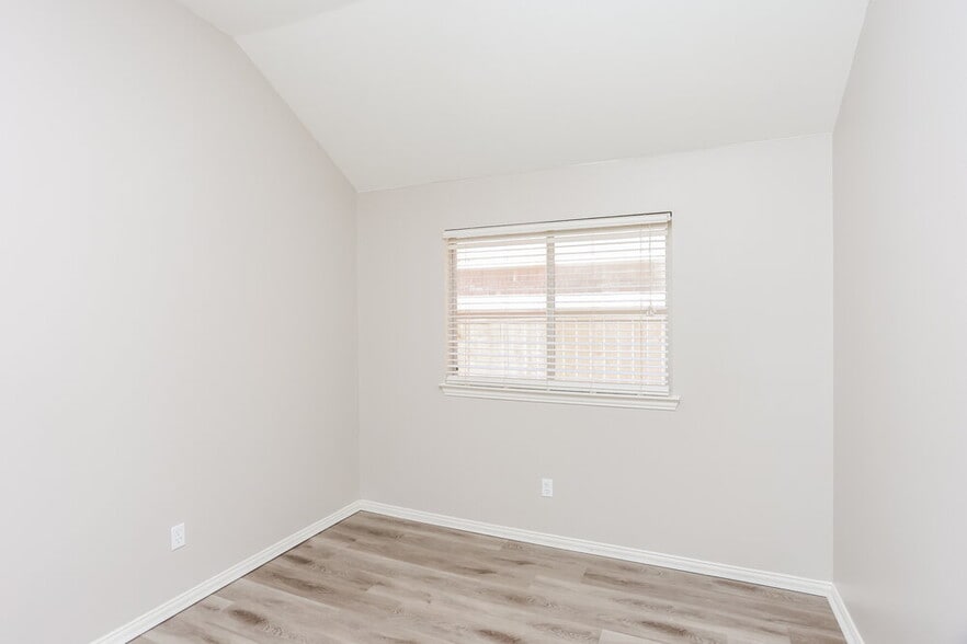 Building Photo - 213 Morningstar Ln