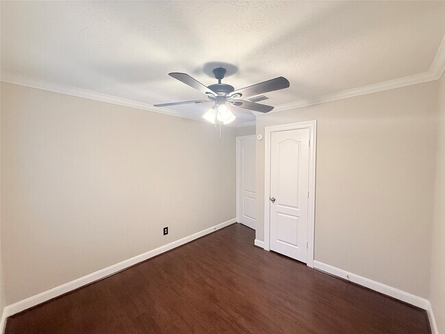 Building Photo - 6387 S Briar Bayou Dr