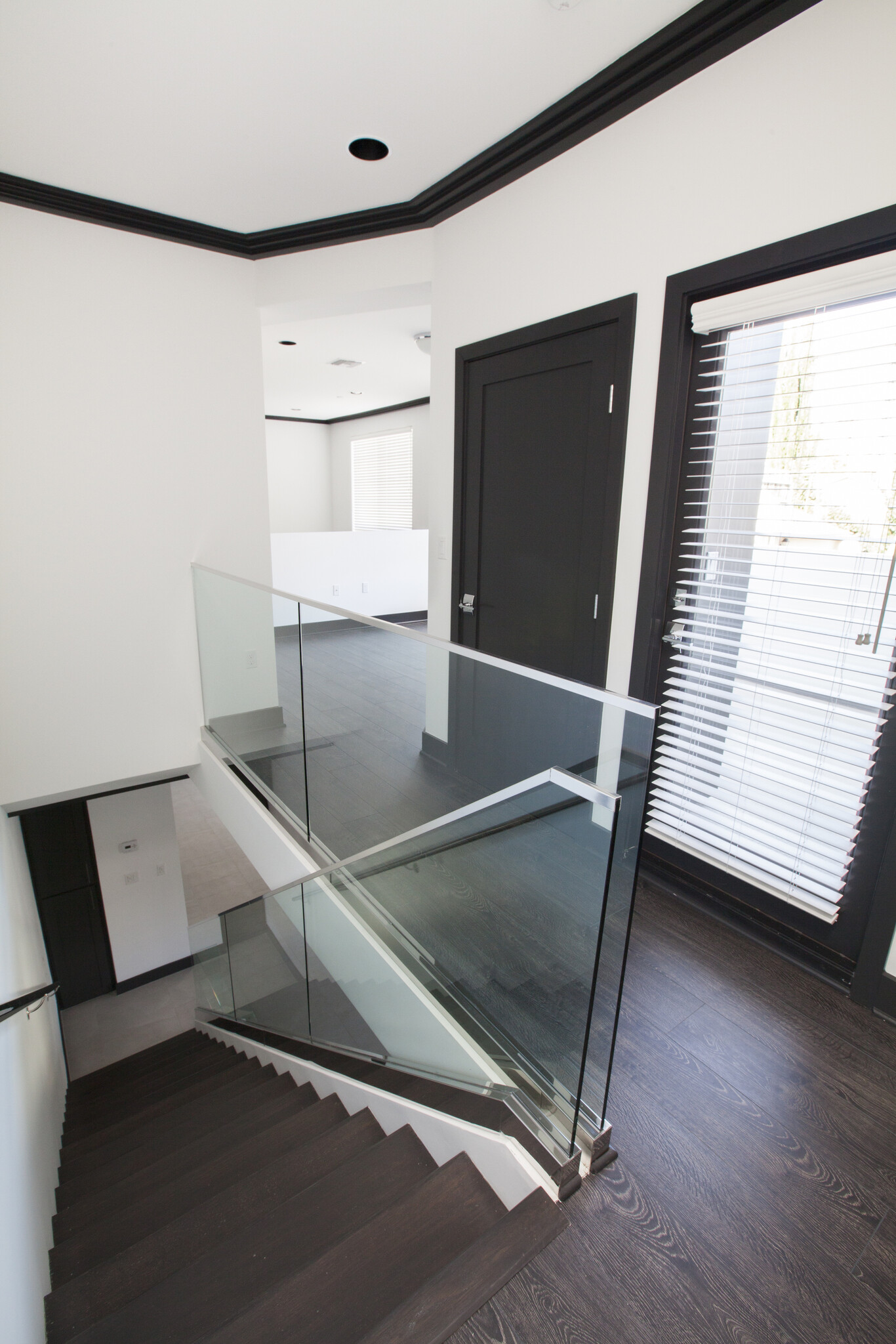 loft - 2131 S Beverly Glen Blvd