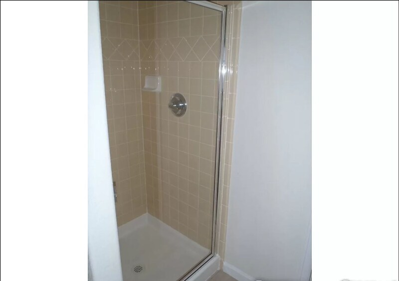 Building Photo - 2426 Parkfront Dr