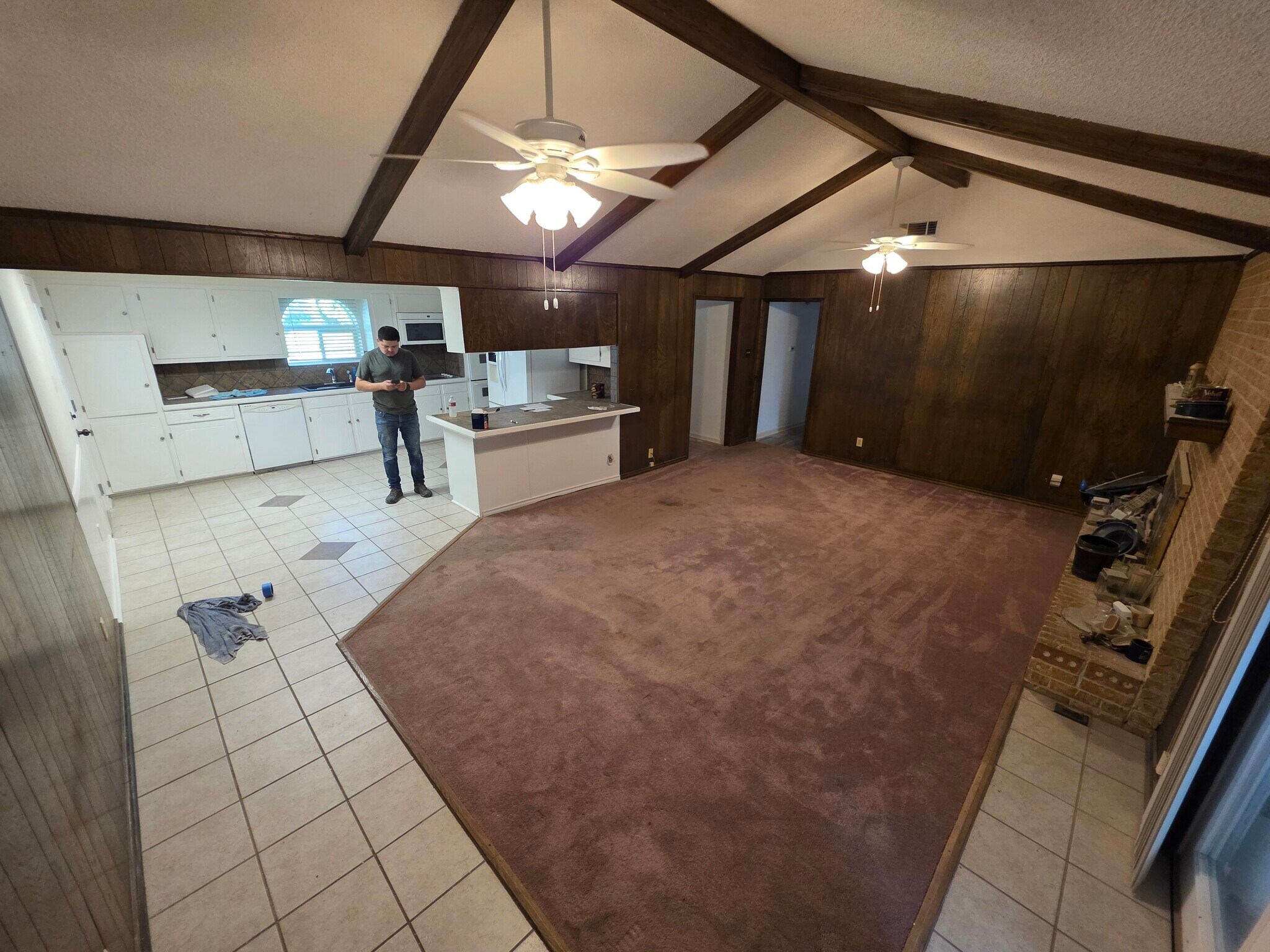 living space - 4301 Southridge Dr