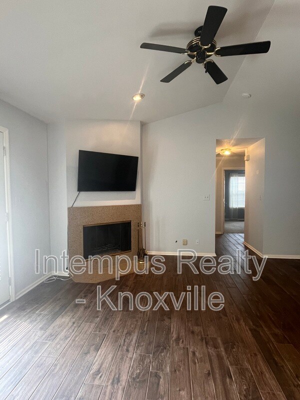 Building Photo - 1333 Willmann Ln