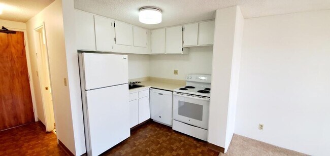 Building Photo - 2724 Kahoaloha Ln