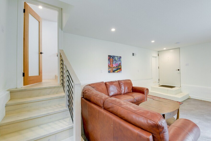 Building Photo - 7323 Waldo Ln