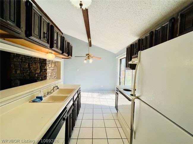 Building Photo - 3229 S 60th St