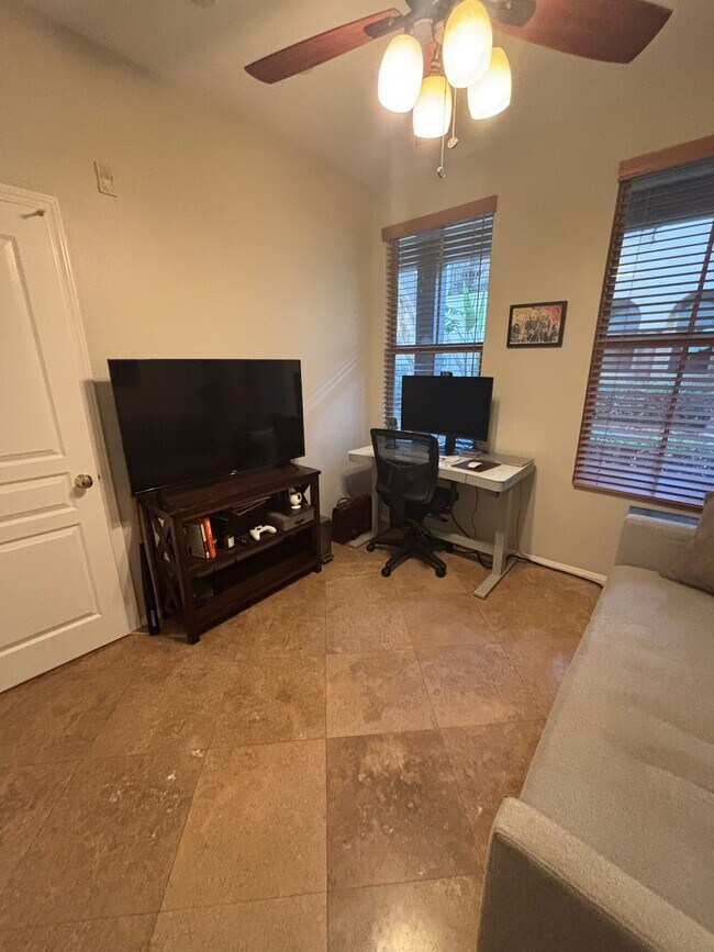 Building Photo - 92 Sarabande