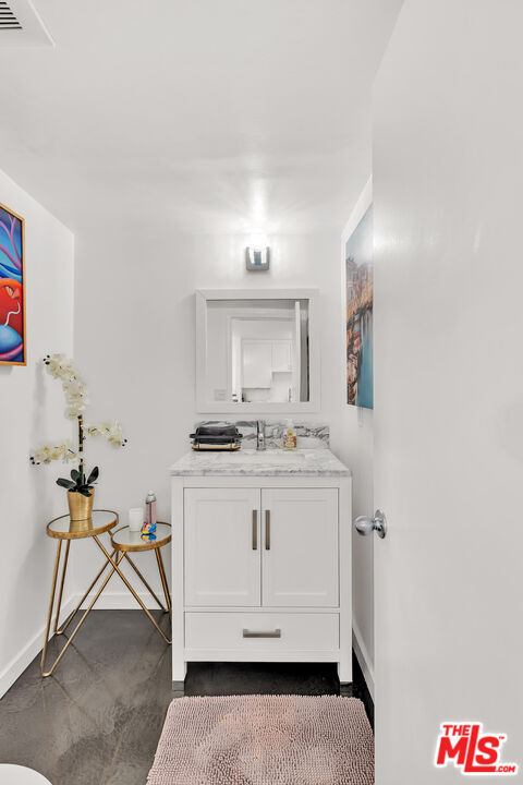 Building Photo - 9950 Durant Dr