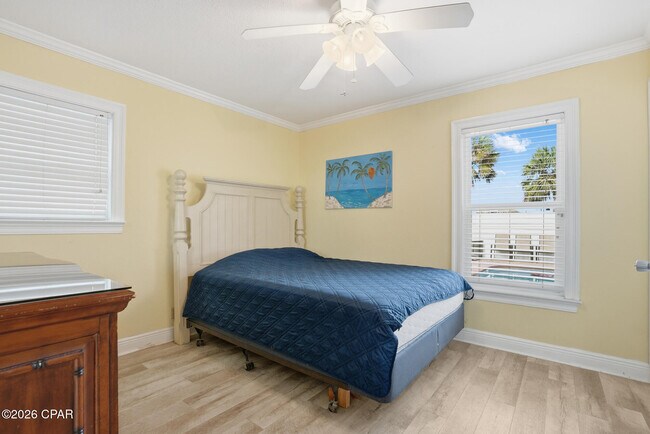 Building Photo - 5012 Gulf Dr