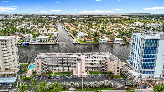 Building Photo - 401 N Riverside Dr