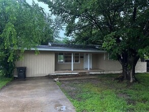 Building Photo - 2908 Binyon St