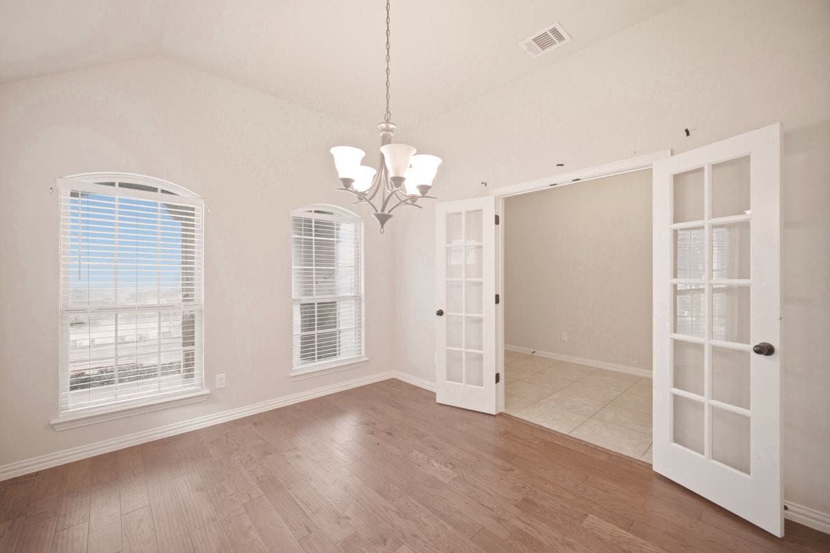 Building Photo - 2306 Lucerne Dr
