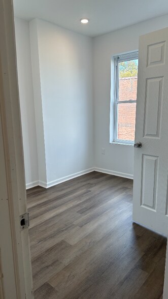 Building Photo - 5643 Market St