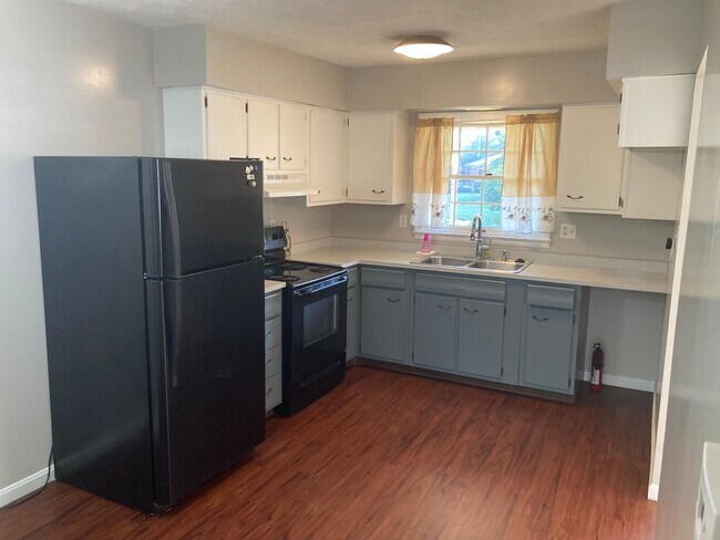 Building Photo - 2208 Winterberry Dr