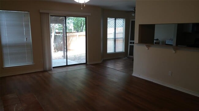 Building Photo - 1210 Gingerlily Cove