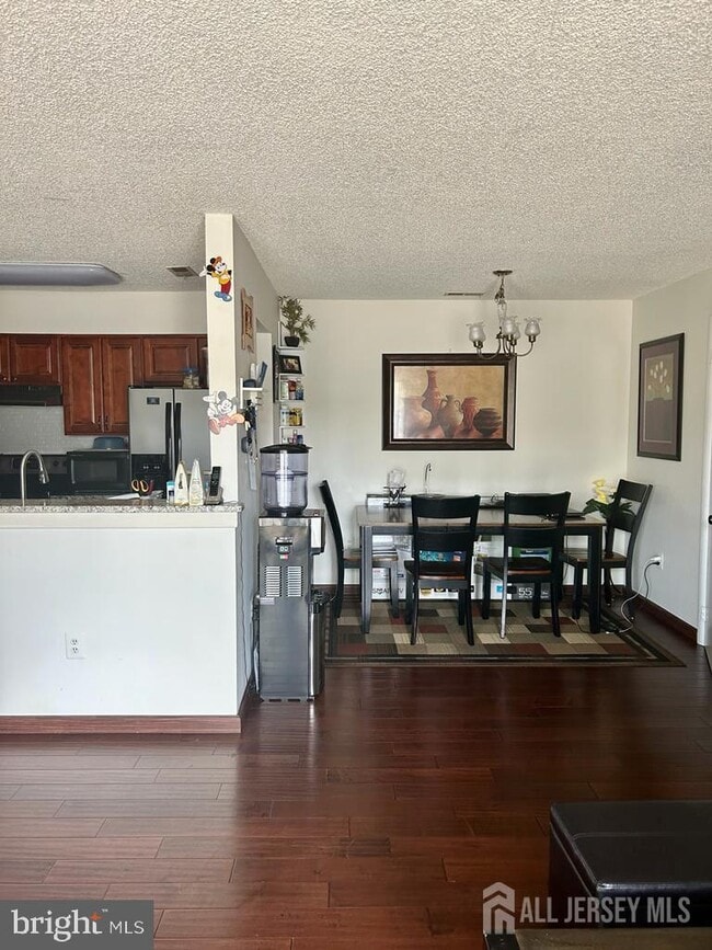 Building Photo - 8701 Tamarron Dr