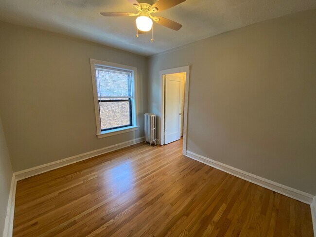 Building Photo - 6518 N Glenwood Ave