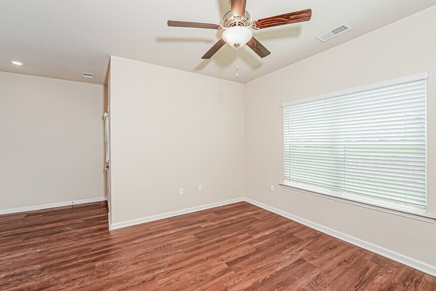 Building Photo - 6310 Rainbow Row