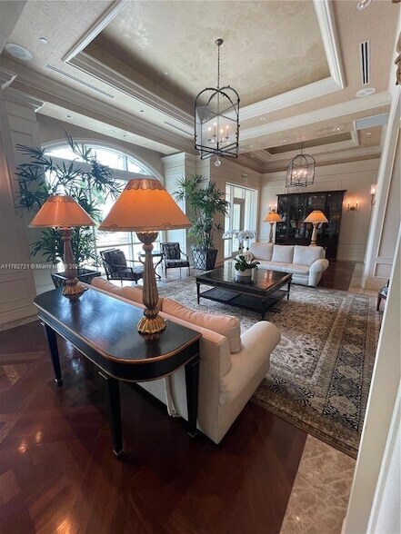 Building Photo - 16047 Collins Ave