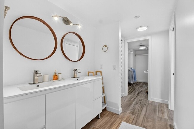 Building Photo - 4000 N Ocean Dr