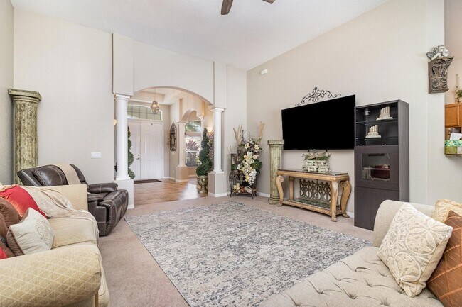 Building Photo - 4859 Chastain Dr