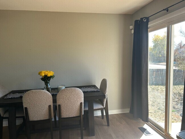 Building Photo - Single Family 3 bedroom, 1.5 bath