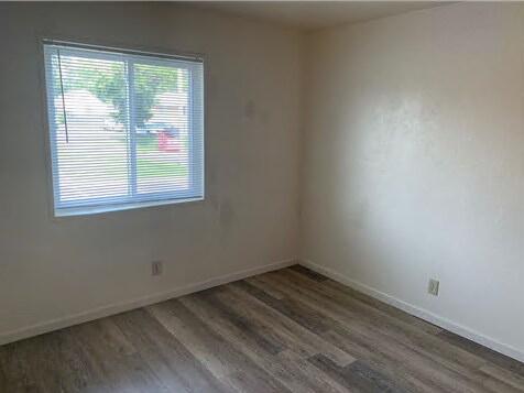 Building Photo - 121 Southview Dr