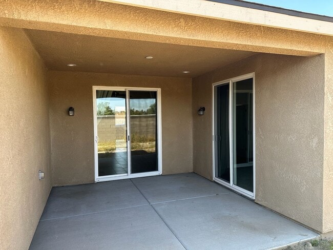 Building Photo - 3706 W Rialto Ave