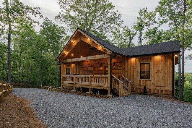 Building Photo - 452 Garfield Dr