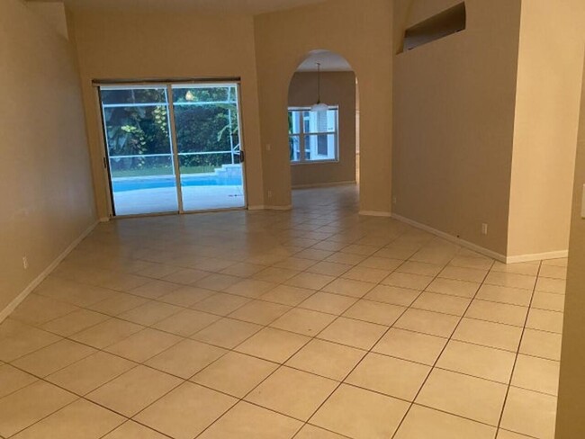 Building Photo - 15385 Whispering Willow Dr