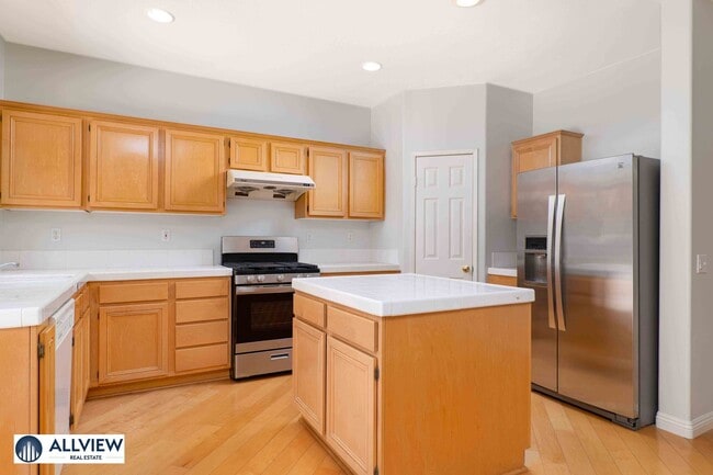 Building Photo - Beautifully Updated 4 Bedroom Single Family Home in Peaceful Glen Willow, West Irvine