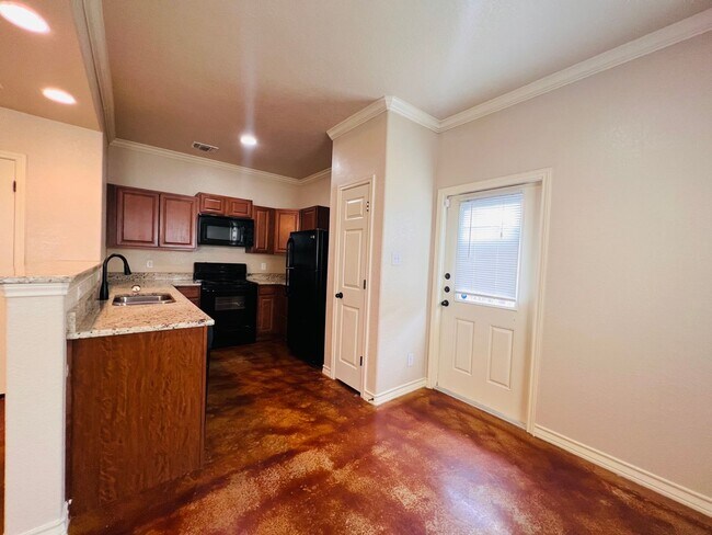 Building Photo - 5105 Flipper Dr