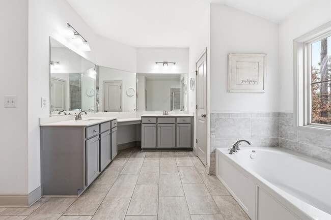 Building Photo - 212 Man O War Ct