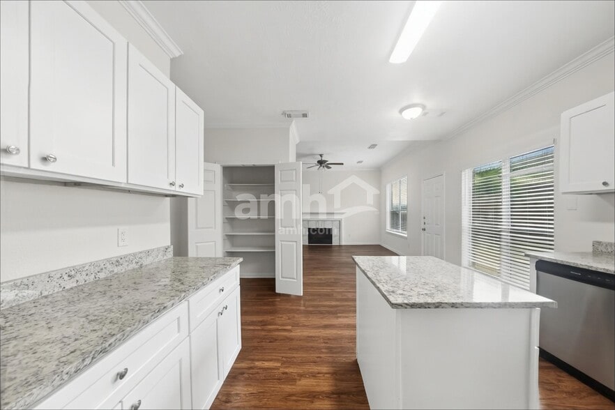 Building Photo - 14614 Twisted Pecan Ct