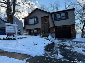 Building Photo - 65 Hitchcock Dr