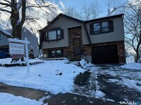 Building Photo - 65 Hitchcock Dr