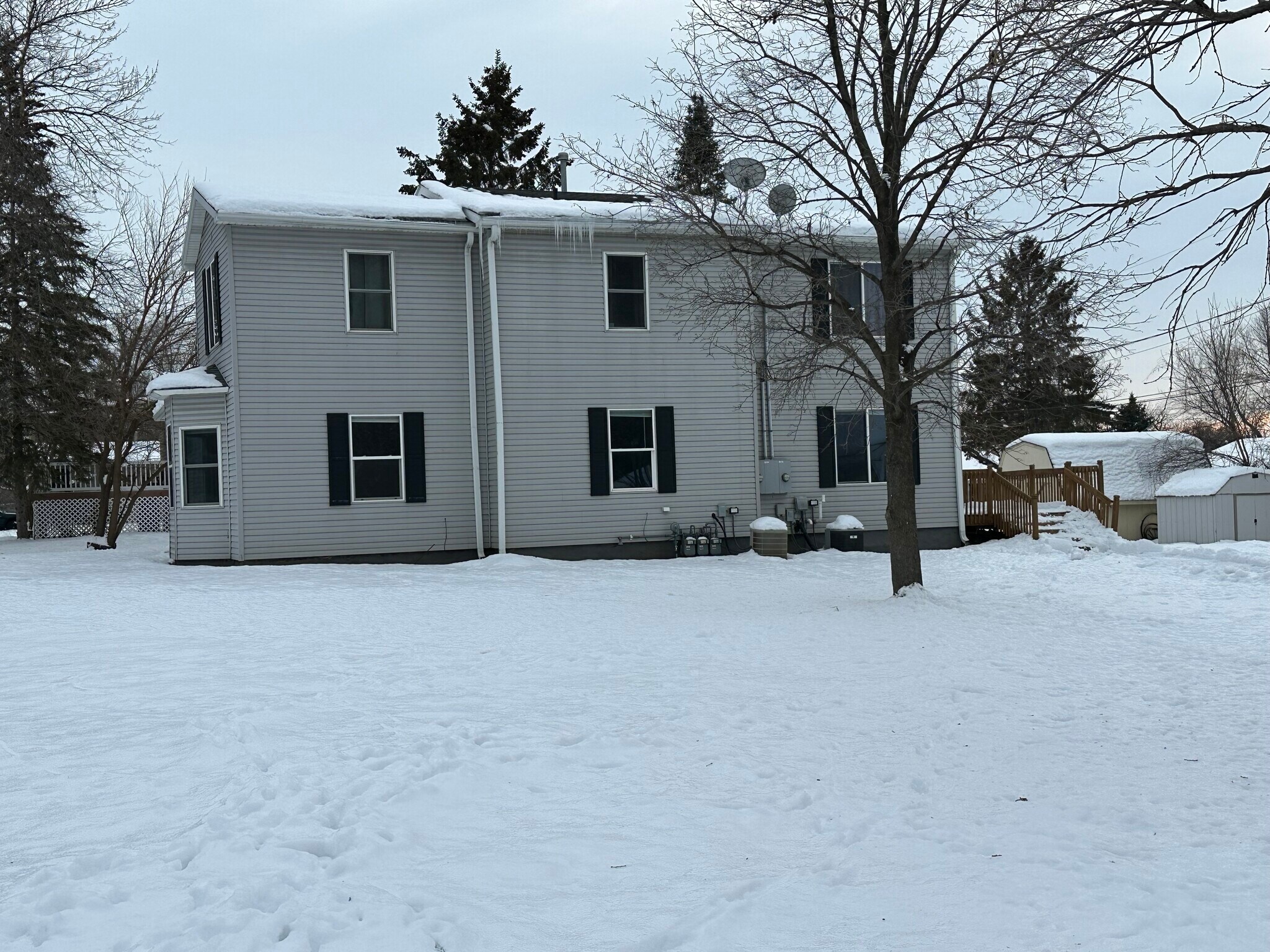 Building Photo - 465 3rd Ave