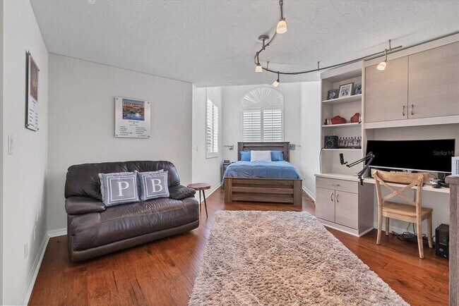 Building Photo - 1711 Starling Dr