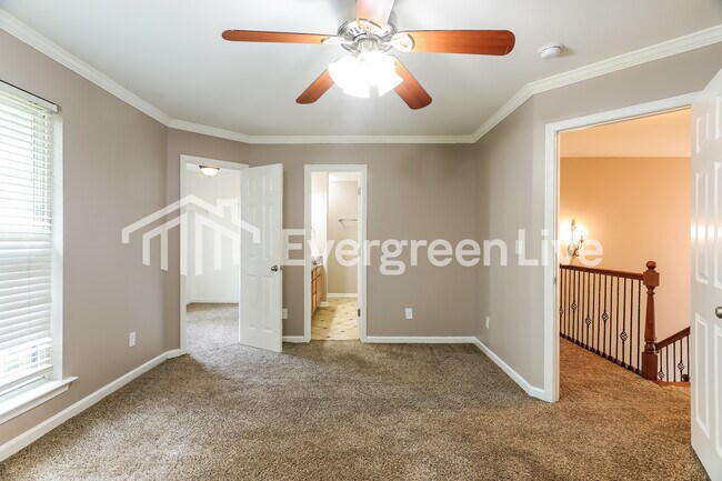 Building Photo - 6224 Pinebrook Cir