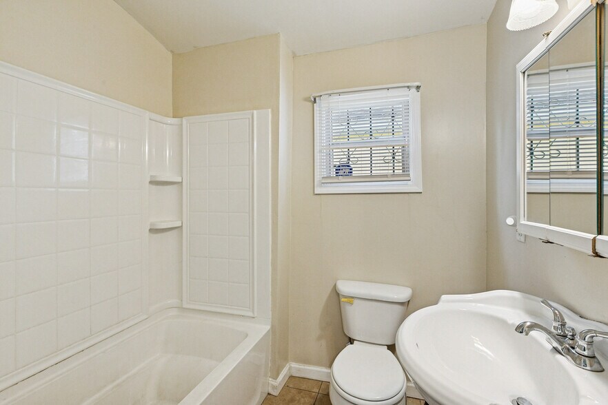 Bathroom 2 on right side of unit - 2920 Philip St