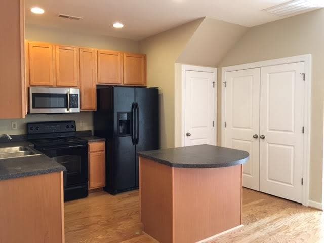 Building Photo - 378 Summergate Dr