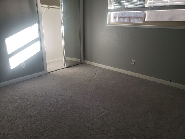 Building Photo - Olympic