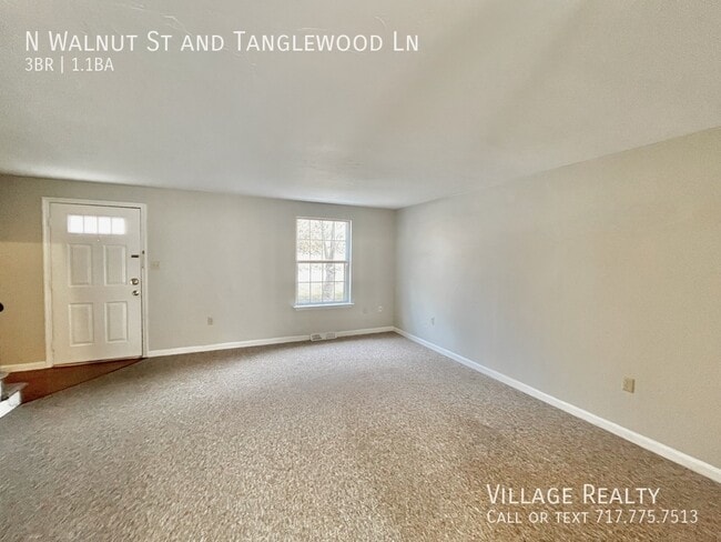 Building Photo - 492 N Walnut St